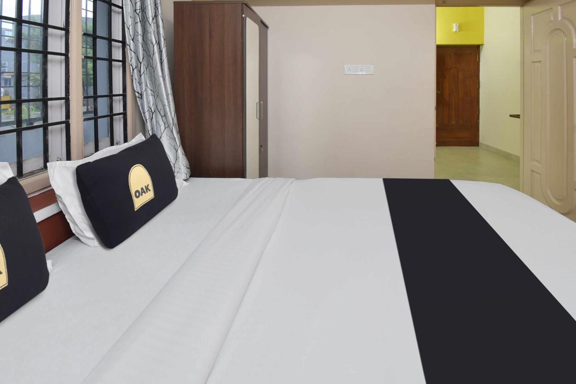 Collectipn O Pradee Queen Resort Chennai Bagian luar foto
