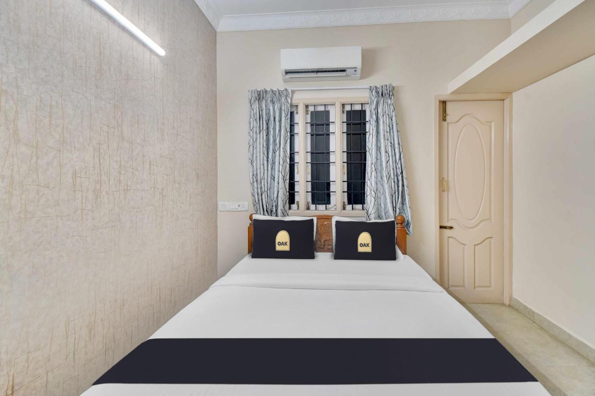 Collectipn O Pradee Queen Resort Chennai Bagian luar foto