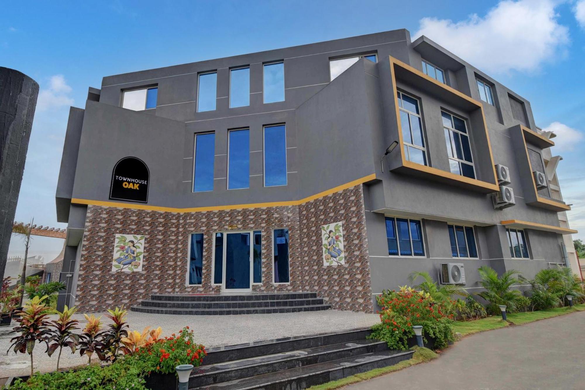 Collectipn O Pradee Queen Resort Chennai Bagian luar foto