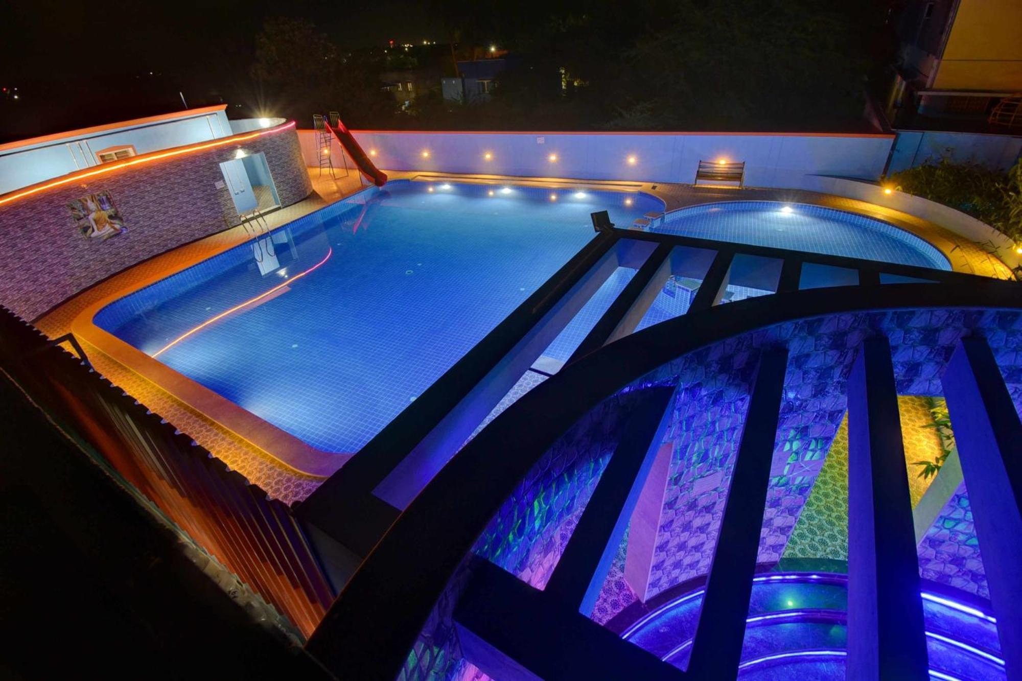 Collectipn O Pradee Queen Resort Chennai Bagian luar foto