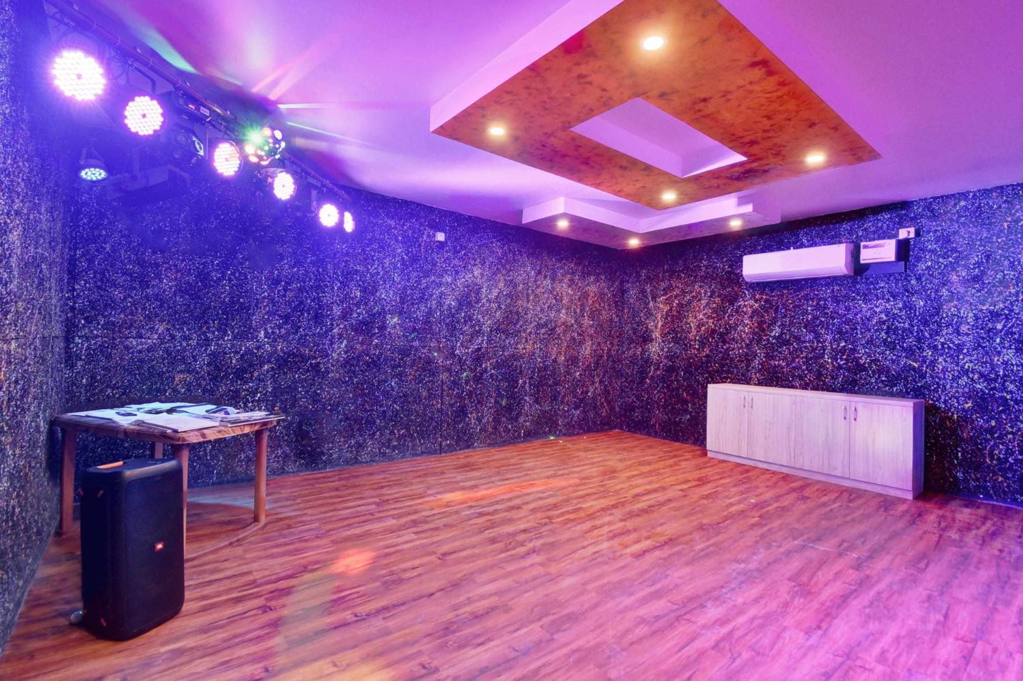Collectipn O Pradee Queen Resort Chennai Bagian luar foto