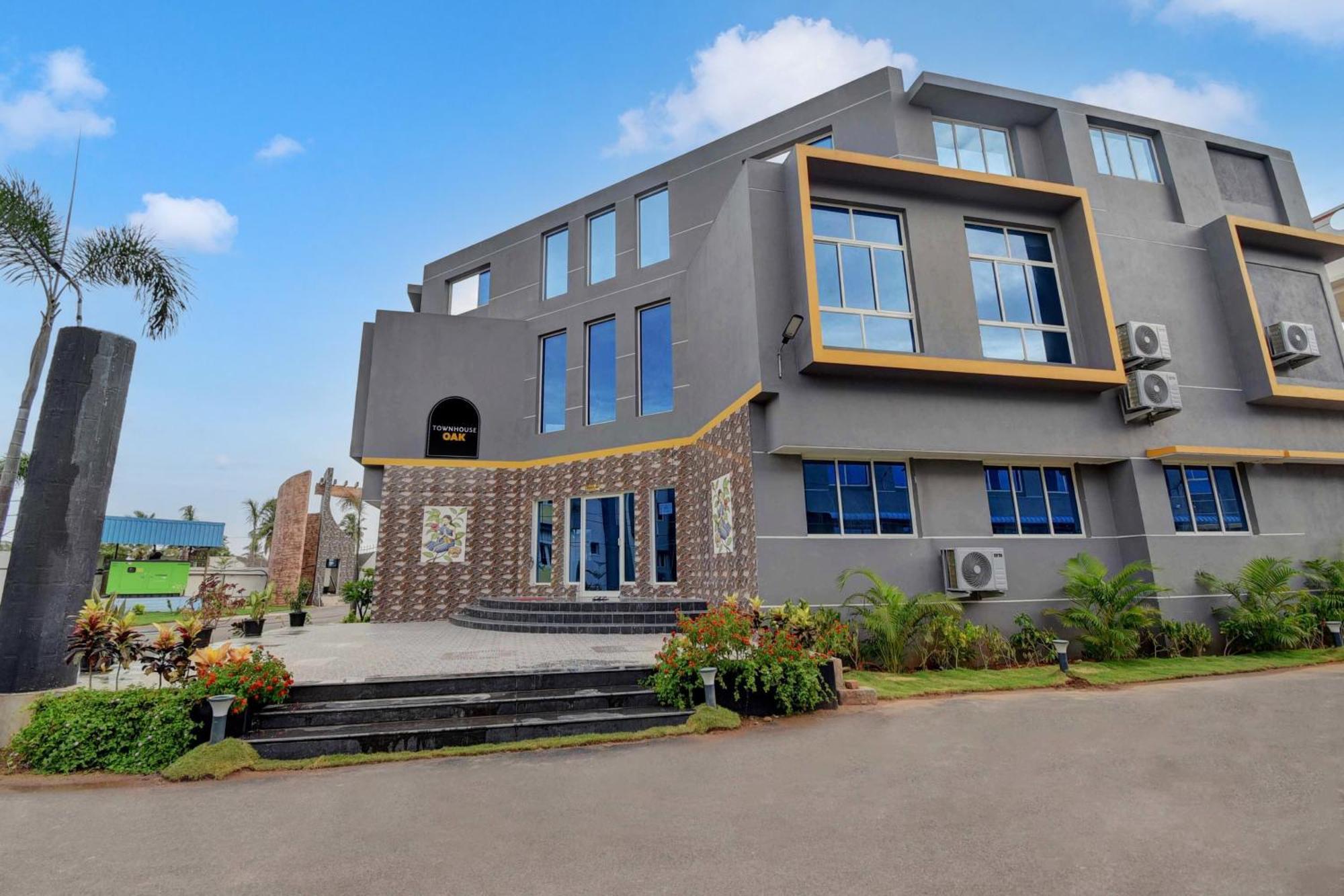 Collectipn O Pradee Queen Resort Chennai Bagian luar foto