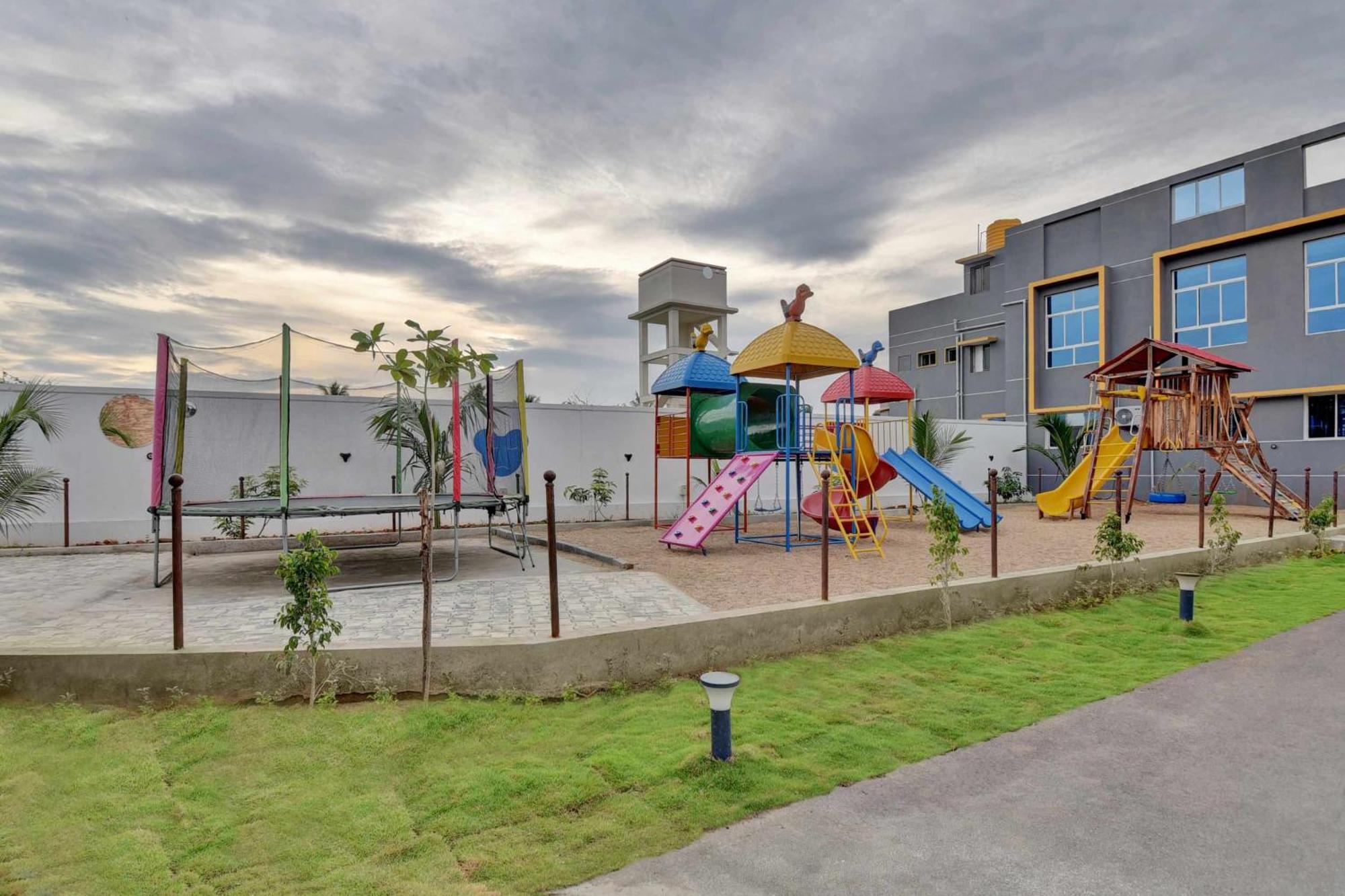 Collectipn O Pradee Queen Resort Chennai Bagian luar foto