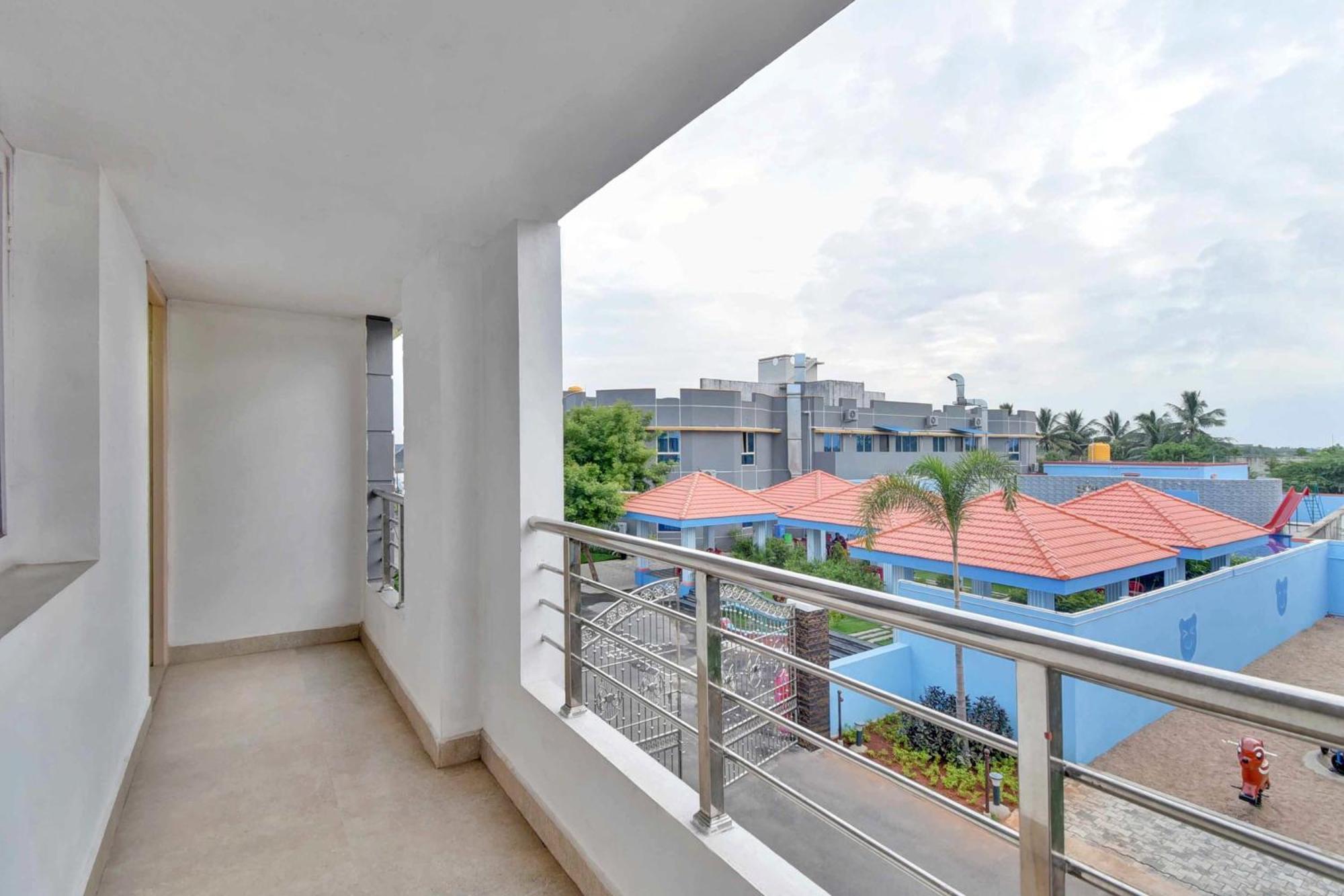 Collectipn O Pradee Queen Resort Chennai Bagian luar foto