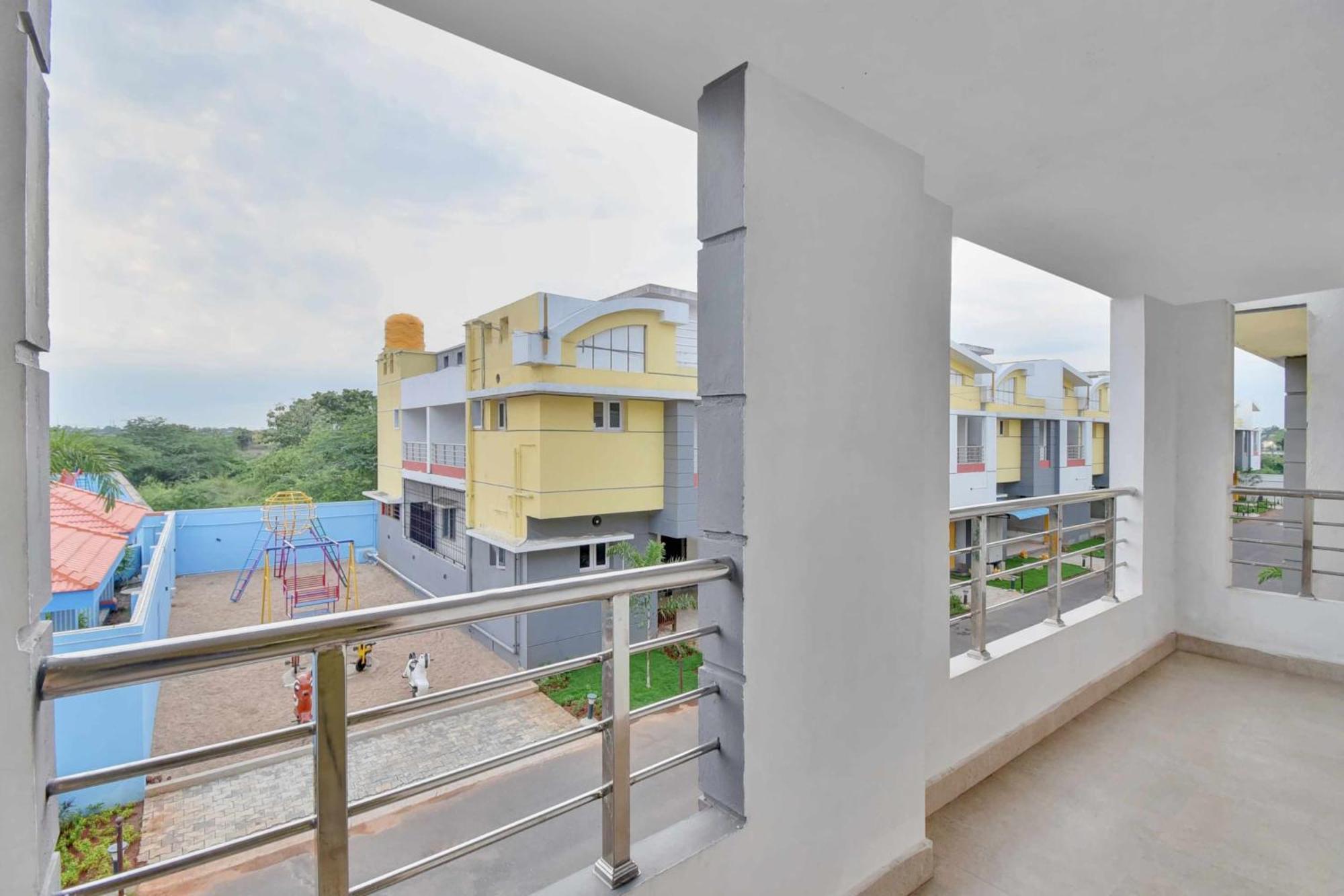 Collectipn O Pradee Queen Resort Chennai Bagian luar foto